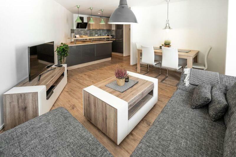 Old Town Luxury Apartment In Heart Of ברטיסלאבה מראה חיצוני תמונה